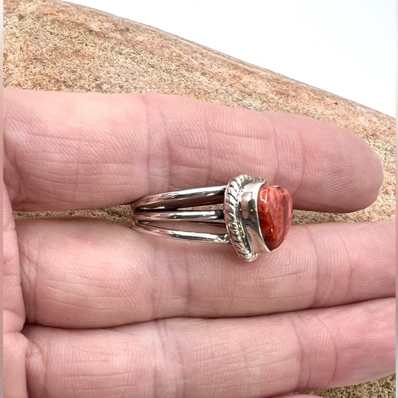 Navajo Native American Handmade Sterling Silver Spiny Oyster Heart Ring 7.25 - Picture 5 of 8